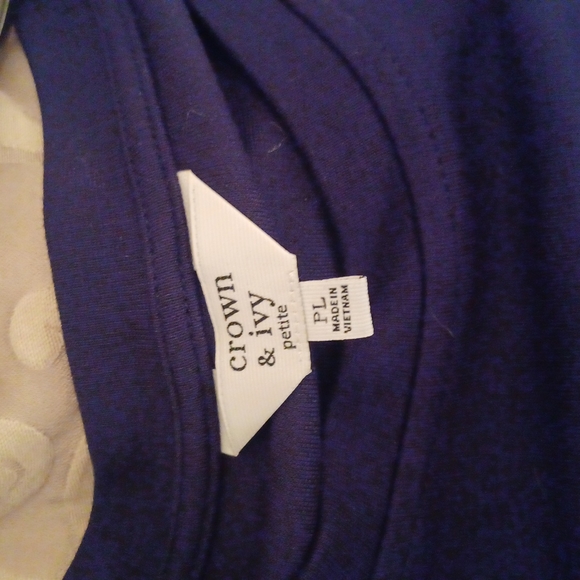 Crown & Ivy 3/4 sleeve top - Picture 4 of 5